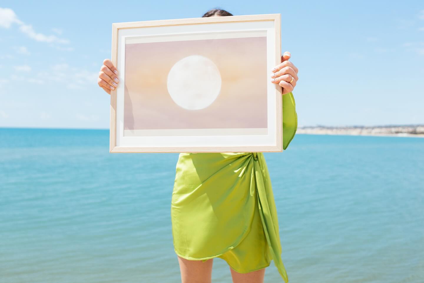 L’eclissi da poco trascorsa ha portato con sé diverse elaborazioni interiori riportando in me anche un desiderio creativo dai toni luminosi Sto creando lune e cieli accoglienti dai toni caldi in preparazione della nuova stagione Intanto vi ripropongo proprio la Luna in Leone 📸 obscurastudioimmagine artgallery art artist artistsoninstagram artmood artpost artistic artdesign artnature artistwork artworks artwoman artcreative photoart artistphoto artonline artrealism artdeco painting
