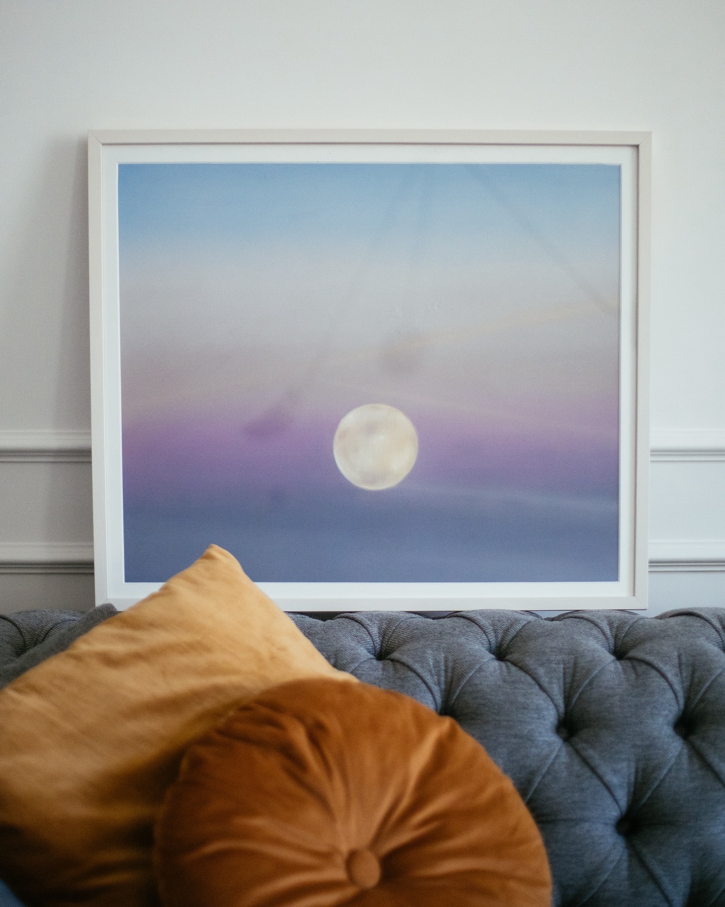 Buon lunedì a tutti 
Ieri la luna ha dato mostra di sé con una potenza strepitosa sto creando anche lei per ricordarmene Nel frattempo vi ricordo di 𝑽𝒊𝒐𝒍𝒂 in cm 65 x 55 

Disponibile originale 

art artist artoninstagram artonpaper artoncanvas artworks artwork artistsupport artistsoninstagram artpainting painting artpaintings painting artmood artlife pastel pastelcolors artdesign design artistphotography artphoto